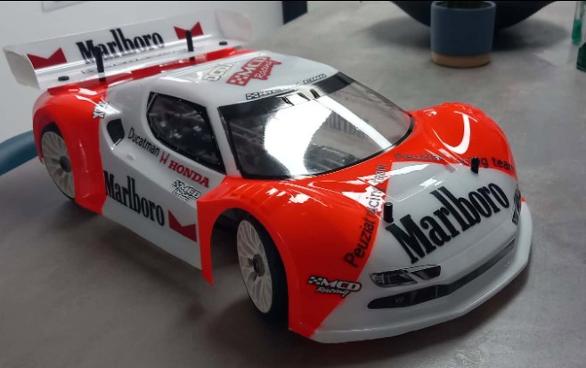octox 1/8 GT8